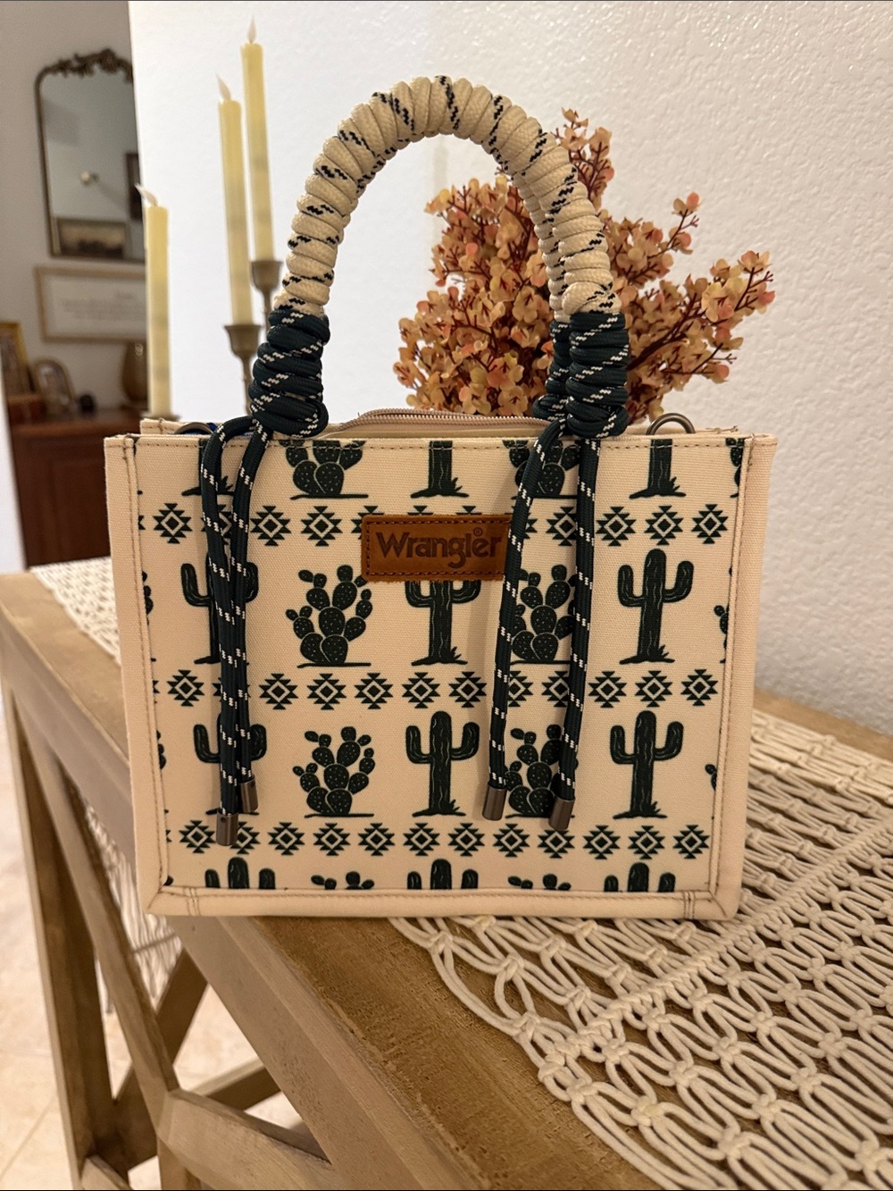 WRANGLER SOUTHWESTERN PRINT ROPE HANDLE TOTE BAG - Picture 3 of 5